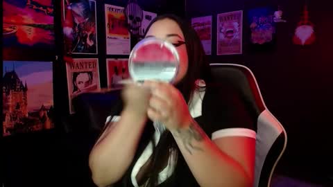 Snapshot of raven_darkk chatting on 12.22.25 Raven online show from 12.22.25