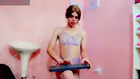 Raven Estrada online show from 07.28.26