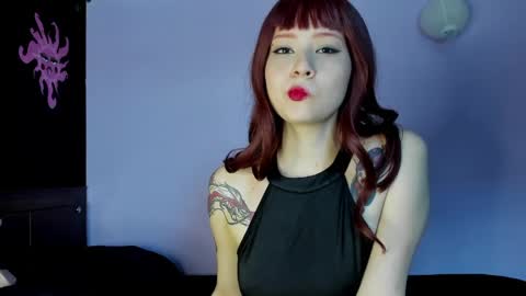Snapshot of raven_lips chatting on 05.14.26 raven_lips online show from 05.14.26