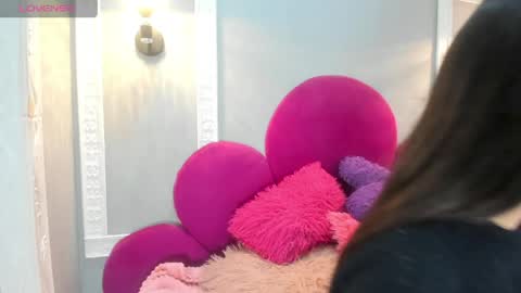 Snapshot of raven_loove chatting on 05.21.26 raven_loove online show from 05.21.26