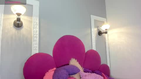 Snapshot of raven_loove chatting on 05.26.26 raven_loove online show from 05.26.26