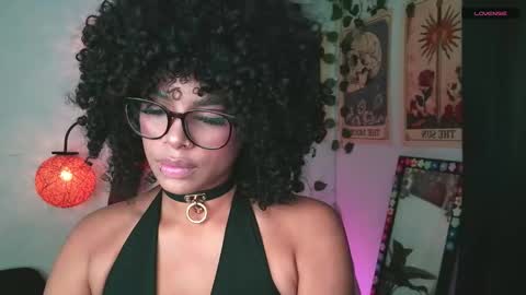 Snapshot of raven_luv chatting on 09.14.25 raven  online show from 09.14.25