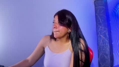 Snapshot of raven_rouge chatting on 11.26.25 gata online show from 11.26.25