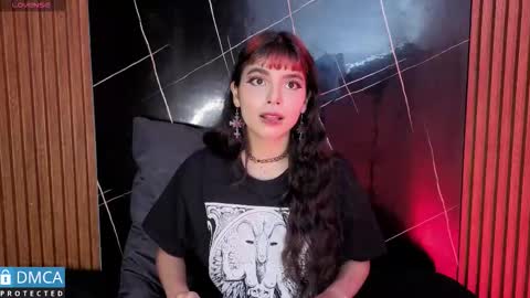 raven_rox_ online show from 11.24.25