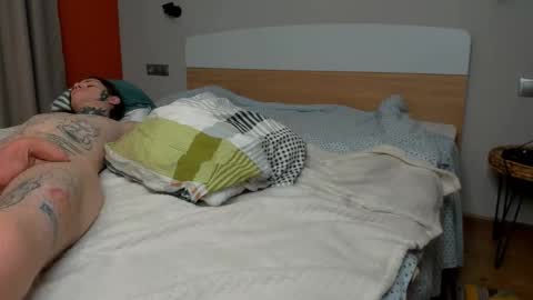 Snapshot of raveneusbiter chatting on 12.15.25 Raveneusbiter online show from 12.15.25