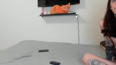 Snapshot of raveneusbiter chatting on 02.16.26 Raveneusbiter online show from 02.16.26