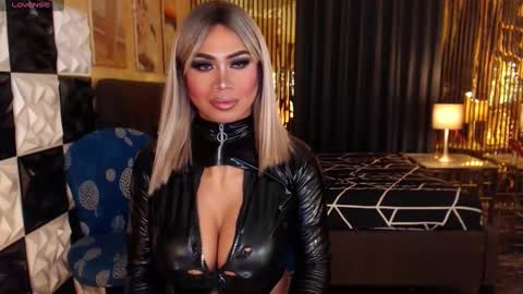 Snapshot of ravenmystiquex chatting on 03.12.26 ravenmystiquex online show from 03.12.26