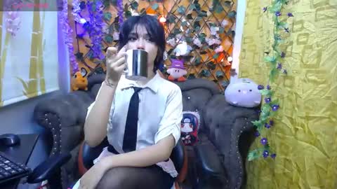 Snapshot of ravenn_20 chatting on 01.29.25 RavenN online show from 01.29.25