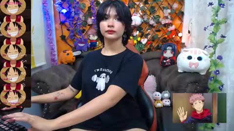 Snapshot of ravenn_20 chatting on 03.12.25 RavenN online show from 03.12.25