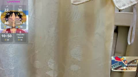 Snapshot of ravenn_20 chatting on 10.08.25 RavenN online show from 10.08.25