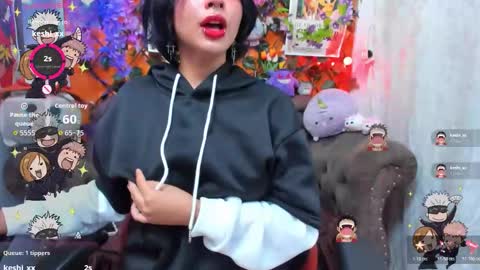 Snapshot of ravenn_20 chatting on 10.20.25 RavenN online show from 10.20.25