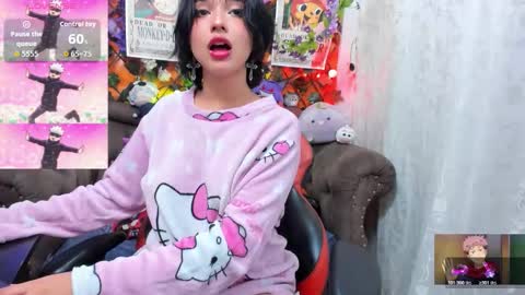 Snapshot of ravenn_20 chatting on 11.04.25 RavenN online show from 11.04.25