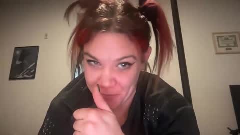 Snapshot of ravenrayyy chatting on 01.18.26 Raven Ray online show from 01.18.26