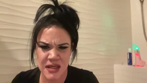 Raven Ray online show from 05.22.26
