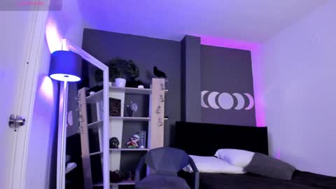 Raven Witch online show from 01.16.25