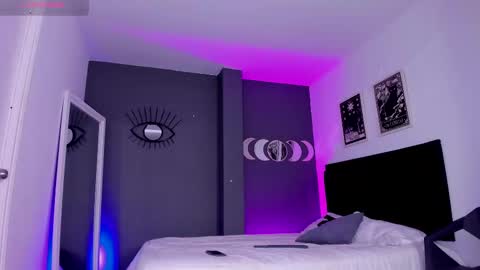 Raven Witch online show from 03.04.25