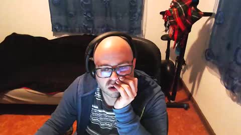 ravingr3d3 online show from 02.19.25