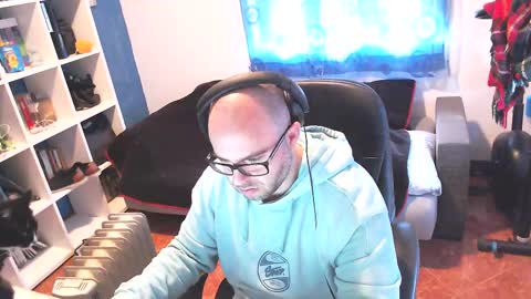 ravingr3d3 online show from 02.25.25