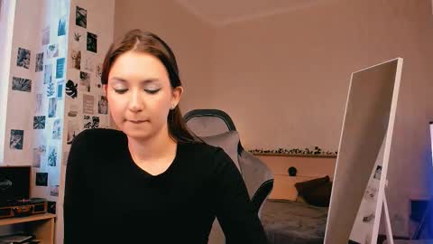 Snapshot of raviolly046 chatting on 10.03.25 Alia Mereyn online show from 10.03.25
