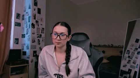 Snapshot of raviolly046 chatting on 10.05.25 Alia Mereyn online show from 10.05.25
