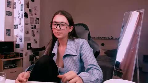Snapshot of raviolly046 chatting on 10.07.25 Alia Mereyn online show from 10.07.25