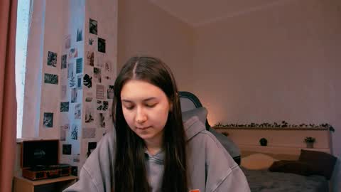 Snapshot of raviolly046 chatting on 10.18.25 Alia Mereyn online show from 10.18.25