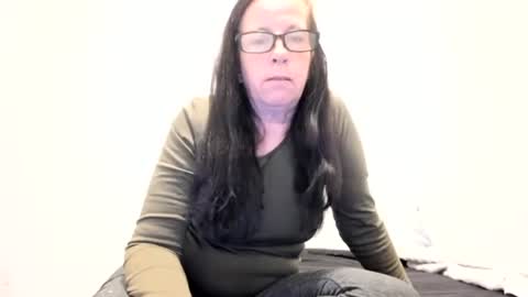 Snapshot of ravishthispeachgoddess chatting on 03.20.26 Ravishing Peach Goddess online show from 03.20.26