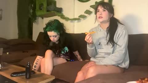 Ravyn and Nyx online show from 05.15.26