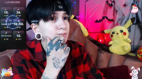 Snapshot of ray__taylor chatting on 12.12.24 Ray online show from 12.12.24