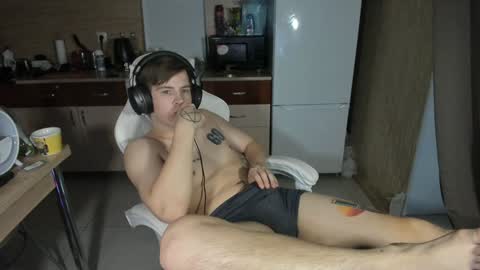 Snapshot of ray_hill chatting on 12.06.24 Ray online show from 12.06.24