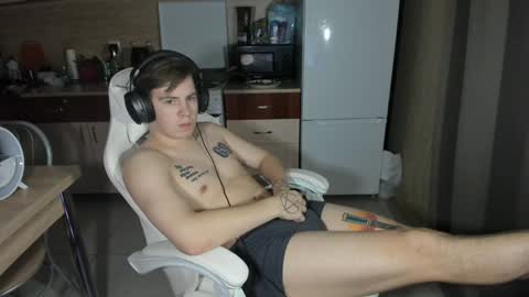 Snapshot of ray_hill chatting on 12.08.24 Ray online show from 12.08.24