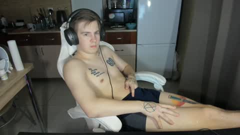 Snapshot of ray_hill chatting on 12.09.24 Ray online show from 12.09.24