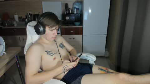 Snapshot of ray_hill chatting on 12.10.24 Ray online show from 12.10.24