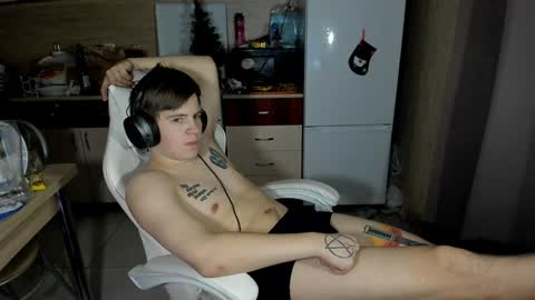 Snapshot of ray_hill chatting on 12.24.24 Ray online show from 12.24.24