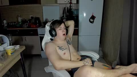 Snapshot of ray_hill chatting on 01.03.25 Ray online show from 01.03.25