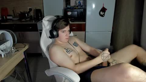 Snapshot of ray_hill chatting on 01.12.25 Ray online show from 01.12.25