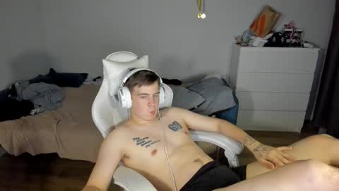 Snapshot of ray_hill chatting on 09.08.25 Ray online show from 09.08.25