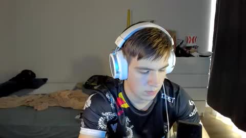 Snapshot of ray_hill chatting on 09.17.25 Ray online show from 09.17.25