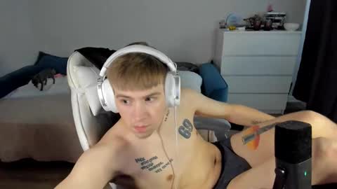 Snapshot of ray_hill chatting on 10.01.25 Ray online show from 10.01.25