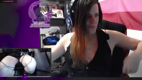 Snapshot of raysuon chatting on 12.13.24 Rae-Suon online show from 12.13.24