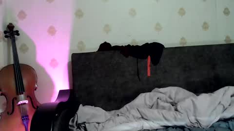 Snapshot of raziel_haze chatting on 12.19.25 Yrriel Strife Candy-Demon Caveboy mr. Cringe online show from 12.19.25