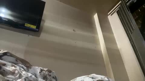 Snapshot of reallife1993 chatting on 11.19.25 reallife1993 online show from 11.19.25