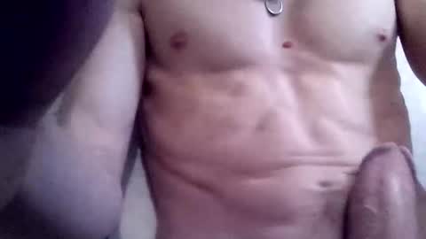 Snapshot of realloving4u162636 chatting on 11.05.25 realloving4u162636 online show from 11.05.25