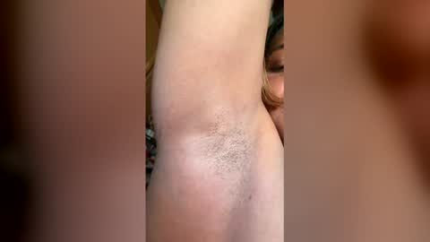 Snapshot of realwetpussy32 chatting on 04.01.26 realwetpussy32 online show from 04.01.26