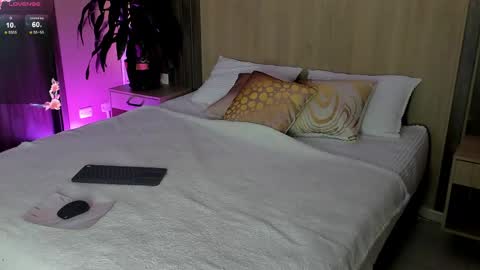 Snapshot of rebeca_cortez1 chatting on 05.14.26 I invite you to my birthday on November 3th online show from 05.14.26