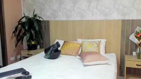 Snapshot of rebeca_cortez1 chatting on 05.18.26 I invite you to my birthday on November 3th online show from 05.18.26