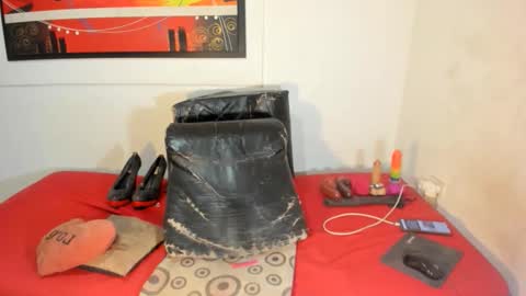 Snapshot of rebecabanks chatting on 12.18.25 rebecabanks online show from 12.18.25