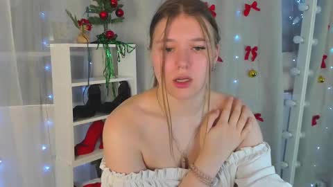 Snapshot of rebecca_____ chatting on 12.11.24 rebecca_____ online show from 12.11.24