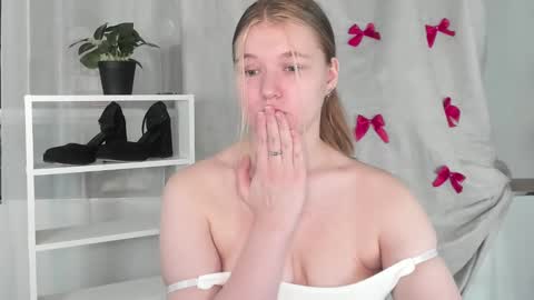 Snapshot of rebecca_____ chatting on 01.31.25 rebecca_____ online show from 01.31.25