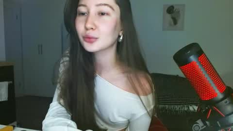 Snapshot of rebecca_demure18 chatting on 12.19.24 Lets talk here 33. online show from 12.19.24